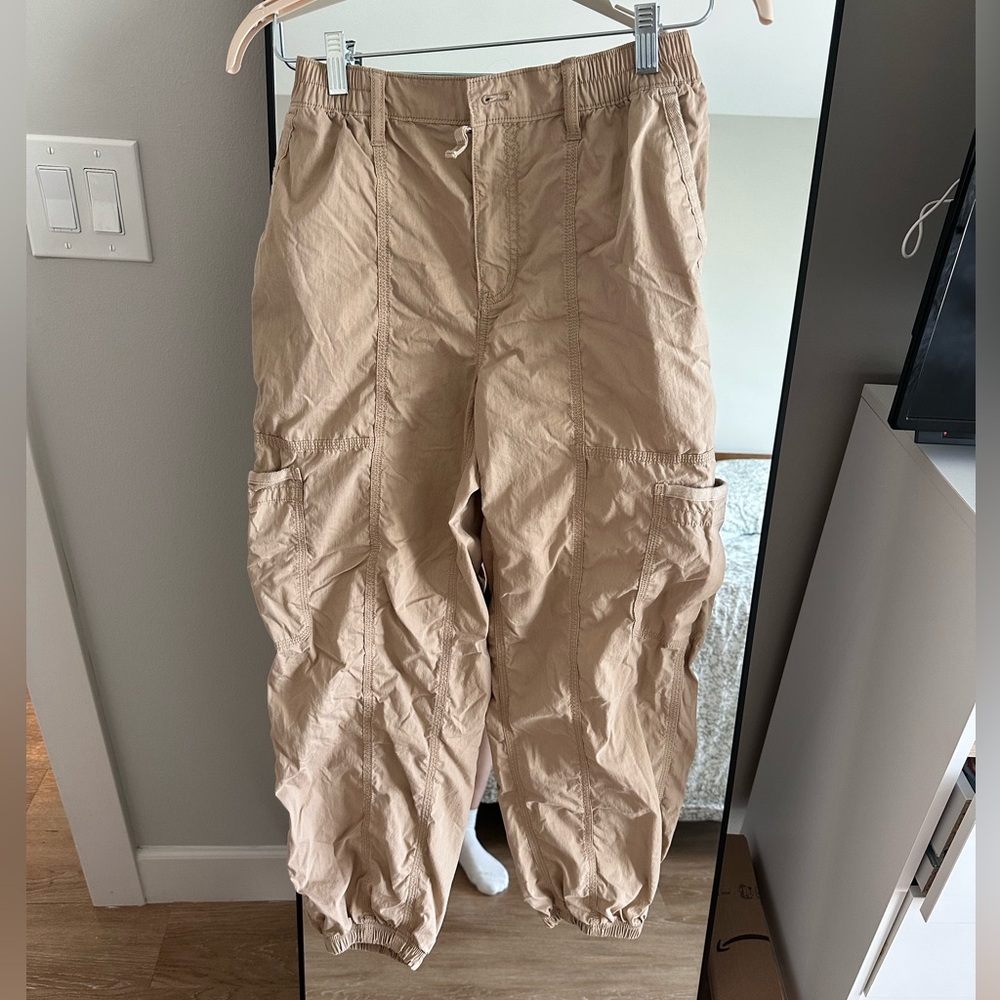 Aritzia TNA Tan Explore Parachute Pants